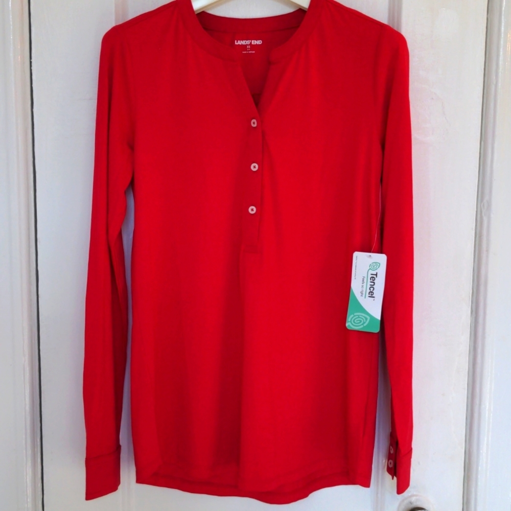 Land's End New Tencel blouse. Size XS 2-4. Red. V Neck .Long sleeve Sustainable